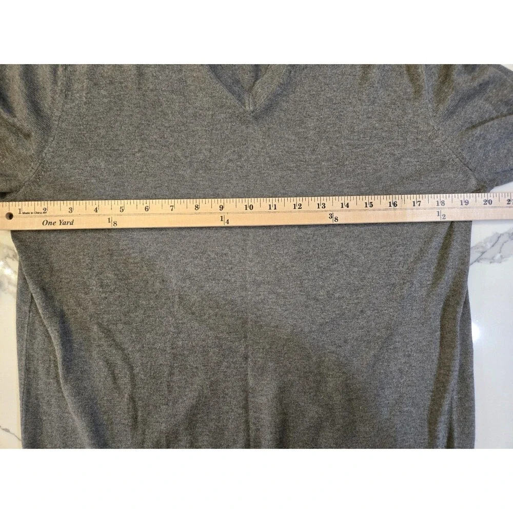 BANANA REPUBLIC MEN’S LUXURY BLEND SILK/ COTTON/CASHMERE V-NECK SWEATER GRAY M
